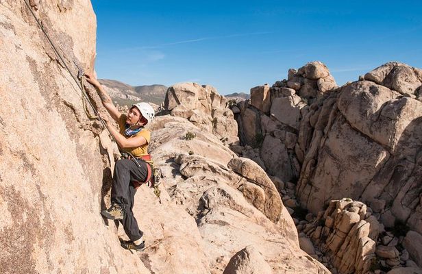 Rock Climbing Trips in Joshua Tree National Park (6 Hours)