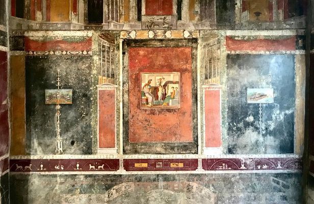Pompeii Tour & Lunch with Wine Tasting Experience