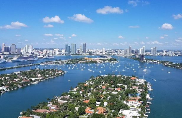 Biscayne Bay and Celebrity Island Homes Boat Tour 90 Minute