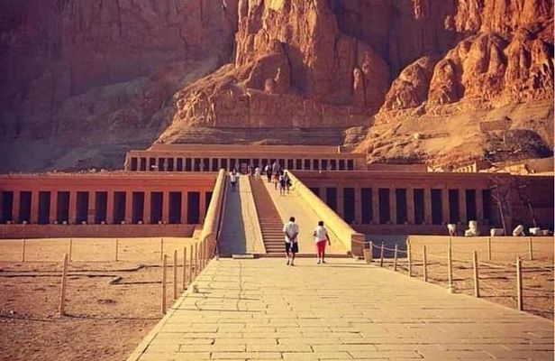 Hatshepsut Tempel & valley of the kings or queens in Luxor 