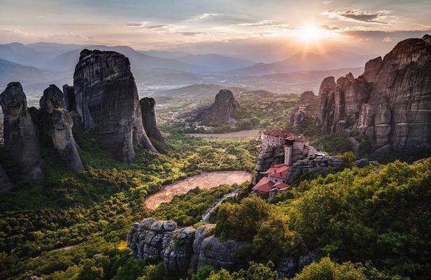 Private Day Trip from Athens to Meteora