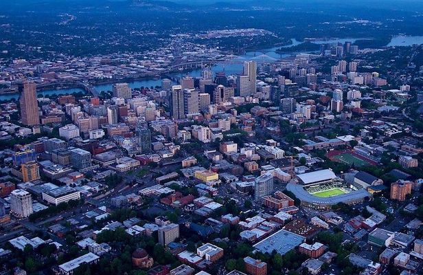 Portland Scenic Flight by Envi Adventures