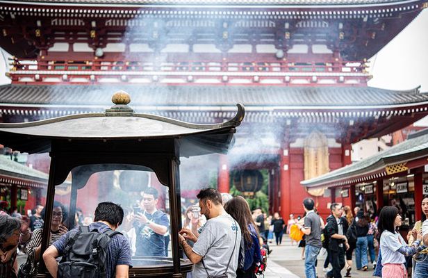 Food Crawl Tour in Asakusa