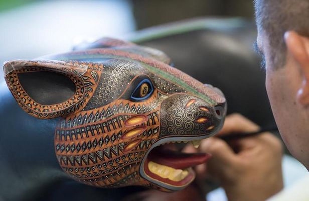 Private Day Tour including Artisan Villages of Alebrijes and Black Pottery