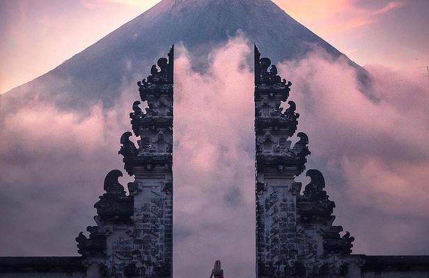 Best Of Instagram Tour - Sky Gate Of Heaven ( Lempuyang Temple )