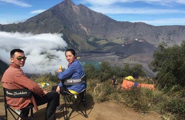 Trekking Rinjani Volcano To Crater Rim Senaru 2D-1N Private - Syam Trekker