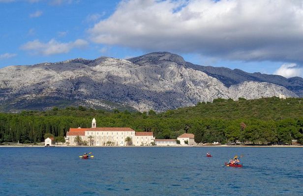 Bits of History - Half day kayak Tour with Wine delight