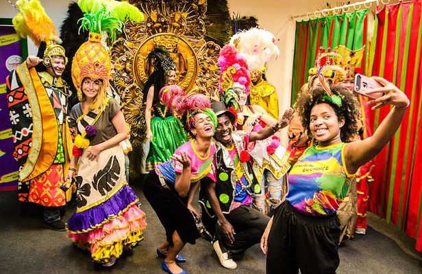 Carnaval Experience: Backstage Tour at Samba City with Cocktail