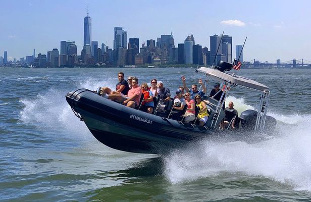 Manhattan Adventure Sightseeing Boat Tour