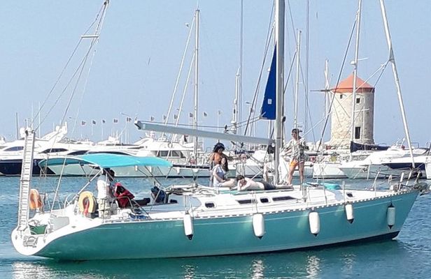 Private Full-Day Cruise in Greece with Lunch
