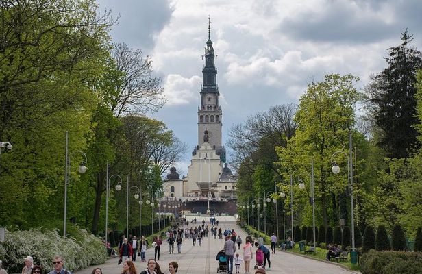 Jasna Gora & Black Madonna Private Tour from Lodz with Lunch