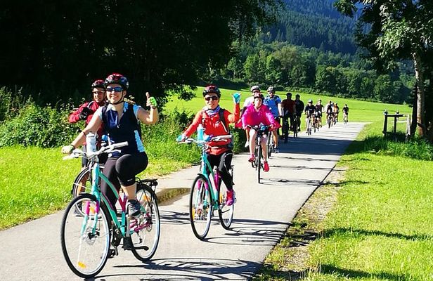 Private Classic Bike Tour of Munich (min. 4 - 22 Riders)