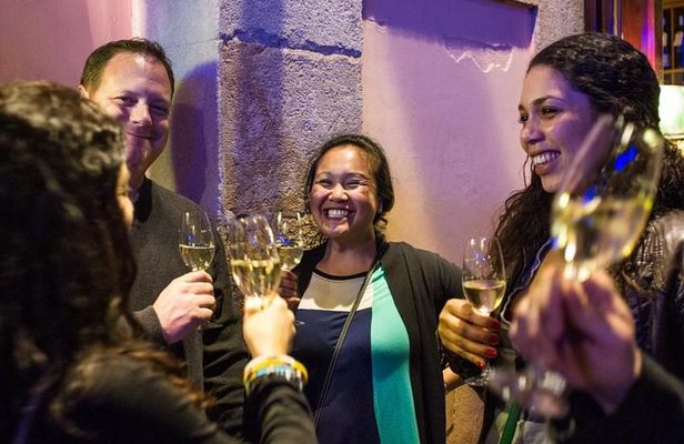 Tapas and Wine Walking Tour in Barcelona