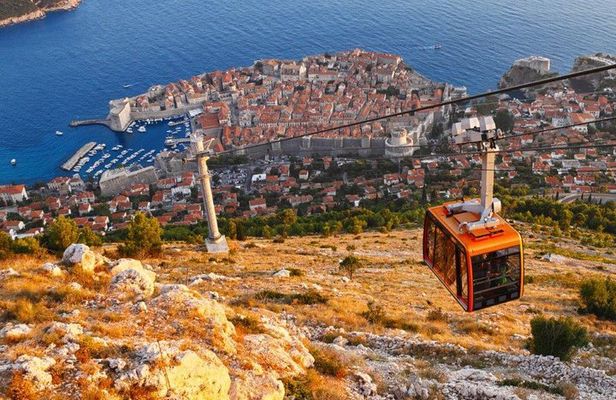Dubrovnik Shore Excursion: Explore Dubrovnik by Cable Car (ticket included)
