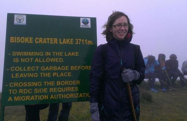 One Day Mount Bisoke Hike Adventure Tour in Volcanoes Park