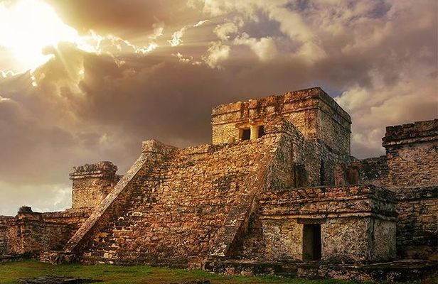 Private Guided Day Trip to Tulum from Riviera Maya or Cancun