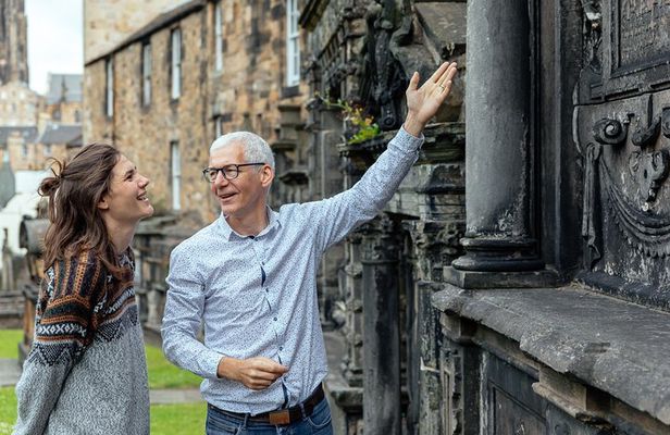 Highlights & Hidden Gems With Locals: Best of Edinburgh Private Tour