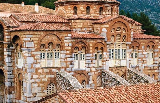 Sacred Delphi & Osios Loukas in a Full Day Private Tour