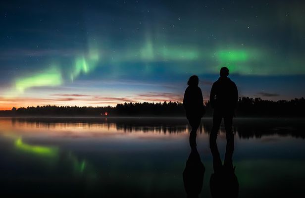 Autumn Aurora Borealis Picnic in Rovaniemi
