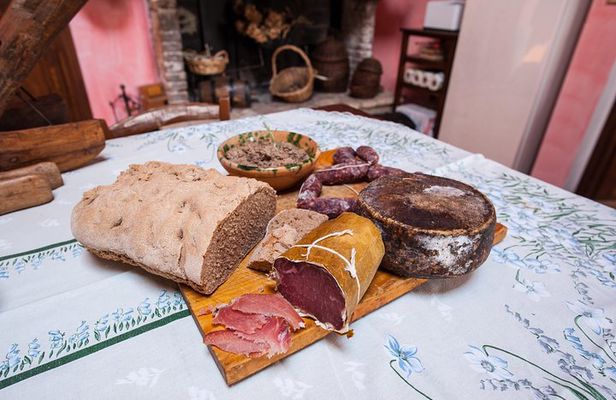Dining Experience at a local's Home in Leivi with Show Cooking