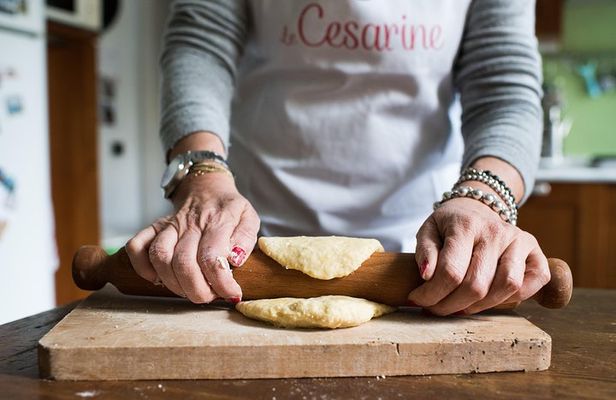 Private Pasta & Tiramisu Class at a Cesarina's home with tasting in Bergamo