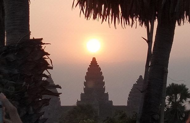 Angkor Sunrise Small tour