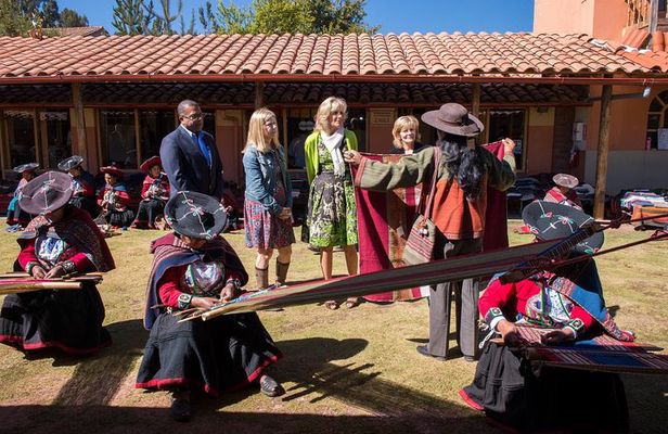 Tour Sacred Valley & Maras - Moray with buffet lunch