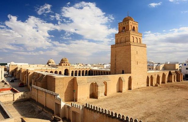From Tunis/Hammamet/Sousse : 2 day Sahara tour with night in tent