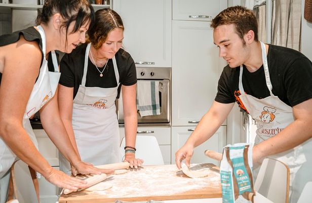 Cesarine: Pasta & Tiramisu Class at Local's Home in Palermo