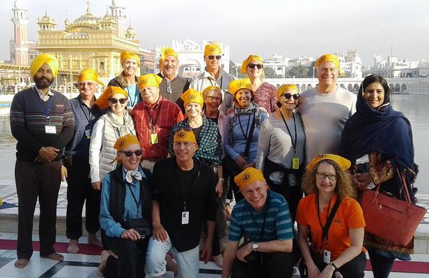 Amritsar 1 Day Guided Tour-Golden Temple, Jalliawala Bagh, Wagah