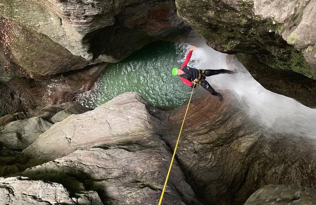 Extreme Canyoning