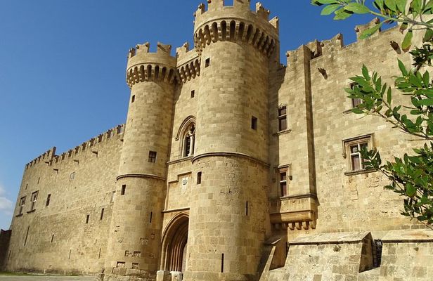 MEDIEVAL TOWN & Lindos with Lunch time - GUIDED Private Tour