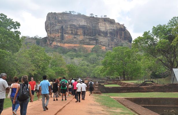 Sigiriya Entrance Ticket with Guided Tour