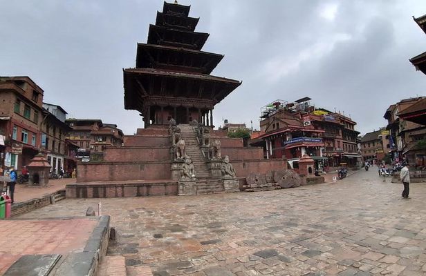 Kathmandu: Explore Nagarkot Hill Station with Bhaktapur Heritage City 