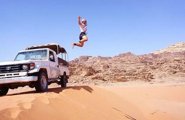 Two-Hour Jeep Safari "Wadi Rum Highlights!" w/ Professional Guide