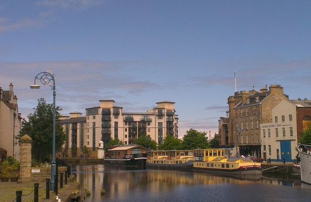 Private Walk: Sunny Leith