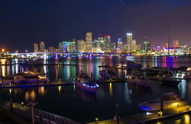 Miami: Open-top Bus Sightseeing Night Tour with Live Guide