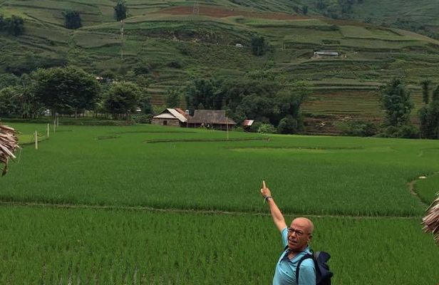 Private Car and Tour Guide Exploring Northern Vietnam