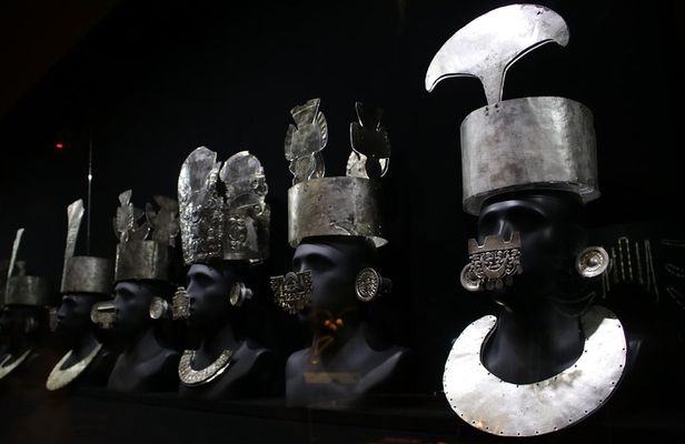 The Larco Museum Complete Guided Tour with Tranfers (Small Group)