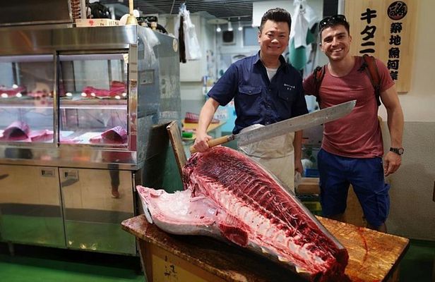 Tsukiji Fish Market: Behind the Scenes & 10 Seafood Tastings