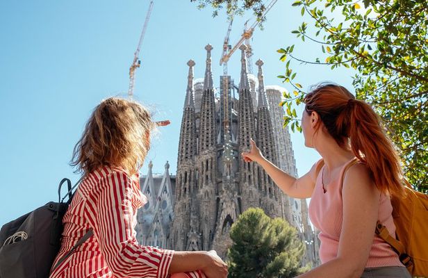 Treasures of Barcelona: Private Gaudi Walking Tour