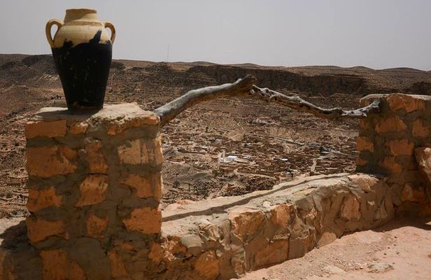 From Djerba: Ksar Ghilane & Matmata 4*4 guided tour with lunch