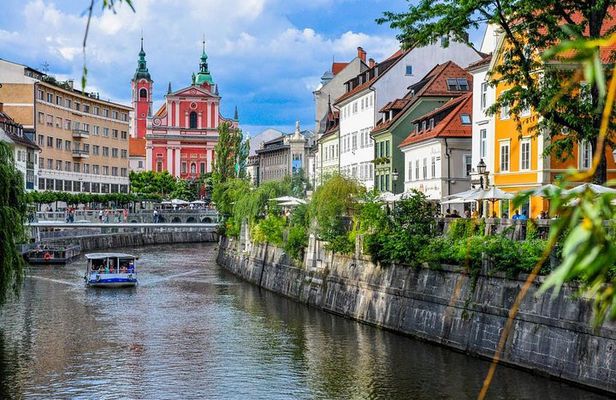 Ljubljana private walking tour with a local