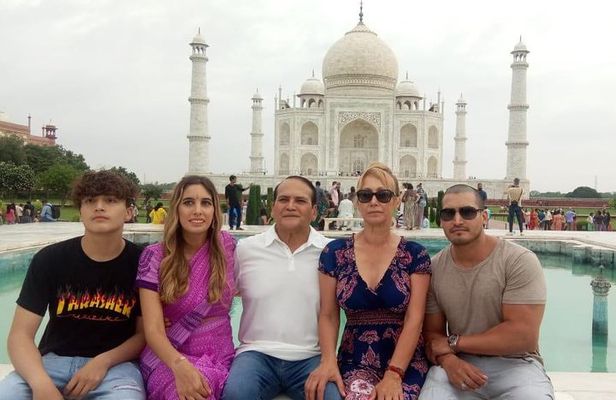 From Delhi - Taj Mahal Tour by Gatimaan Train with 5* Lunch