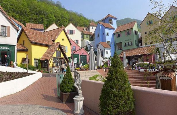 Day Tour to Gangchon Rail Bike Nami Island and Petite France