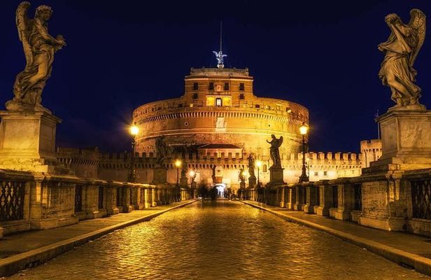 Roman Delights: Private Tour with Pizza, Gelato, City Highlights