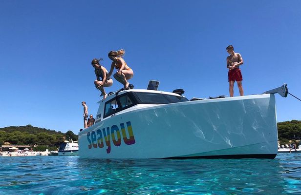 Luxury Blue Cave, Hvar and Vis Boat Tour from Split and Brac