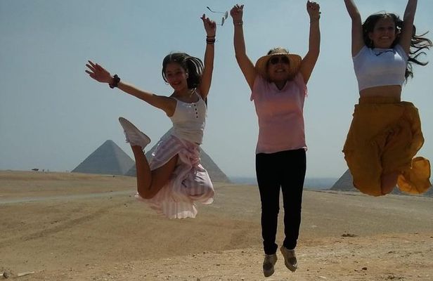 All Inclusive day tour to Giza pyramids, Egyptian museum and Felucca