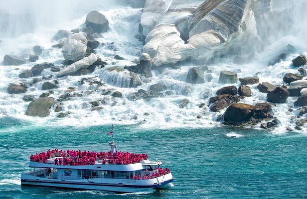 Toronto, Niagara Falls & Thousand Islands 3–DAY Trip