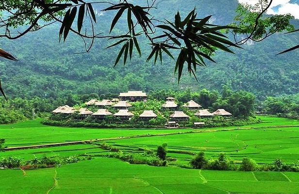 Mai Chau Getaway 1 Day from Hanoi - Small Group - Limousine bus